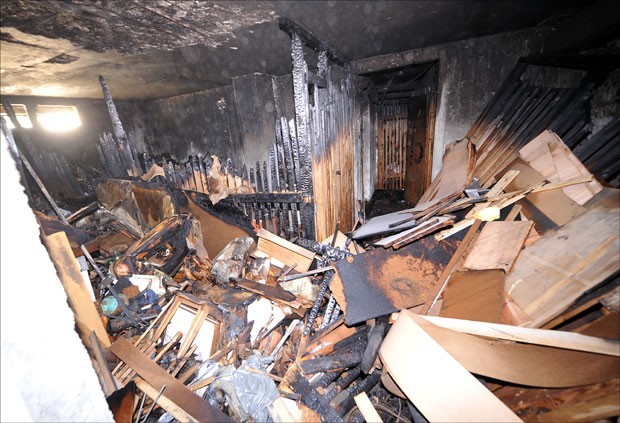 Скакали кроз прозор бежећи од пожара!